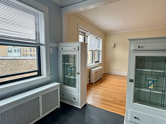 5th image of 2402-10 W Lunt Ave #7000-06