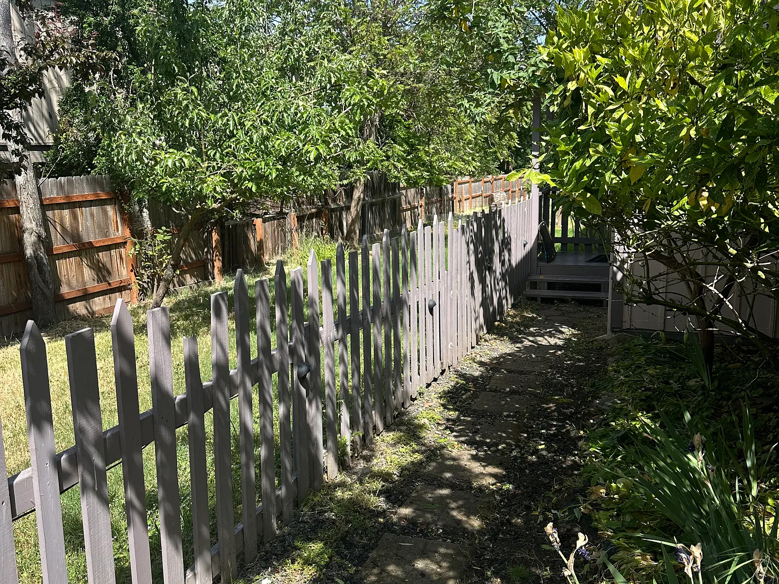 3 bed, 1050 sqft, $2,400 — Photo 2