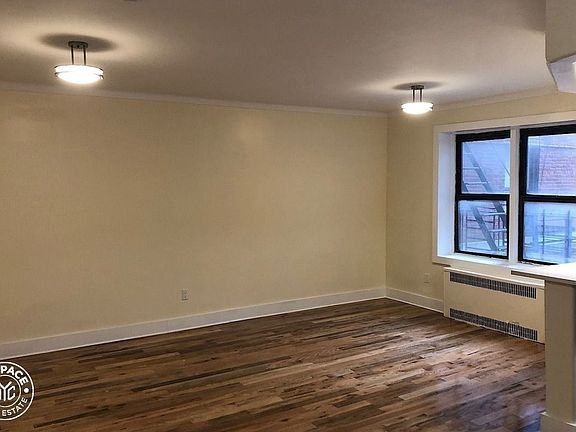 2nd image of 100 E 21st St APT 305
