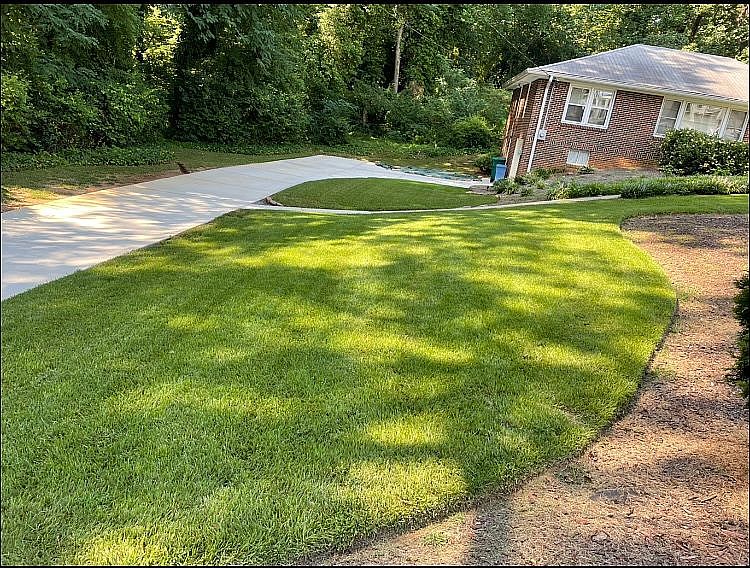 2nd image of 922 Woodland Trl SE
