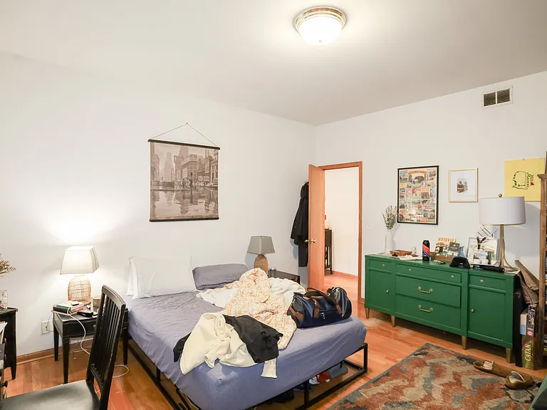 1940 W Diversey Pkwy #2W — Photo 11