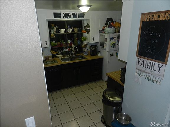 5th image of 14718 27th Ave E