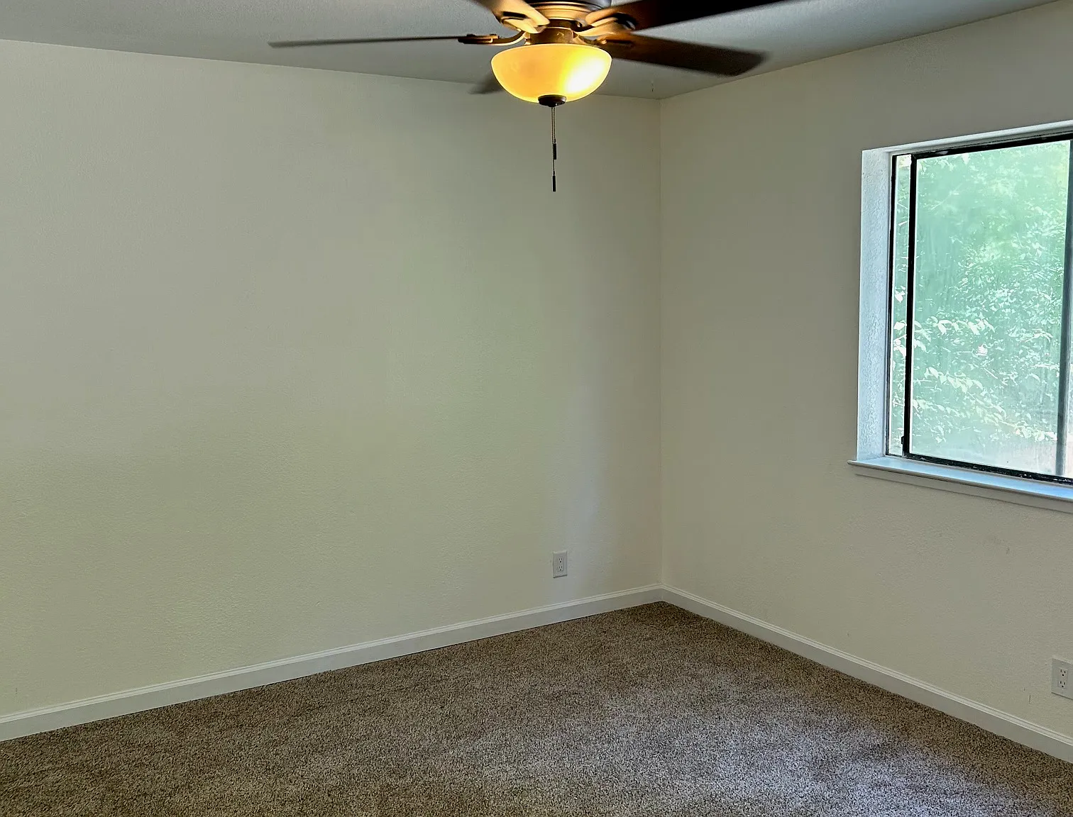 6218 Spruce Ave — Photo 2