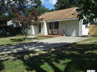 50 Newtown Ave, Selden, NY 11784