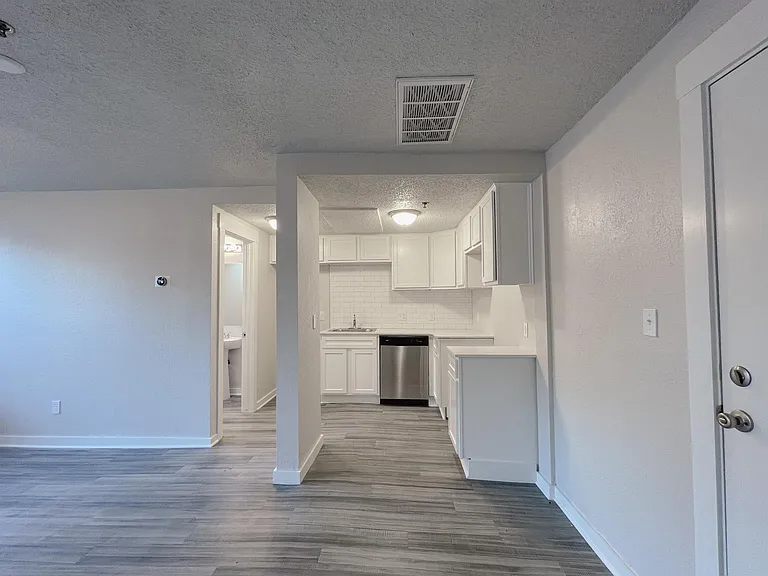 727 Culbertson Dr #312 — Photo 5