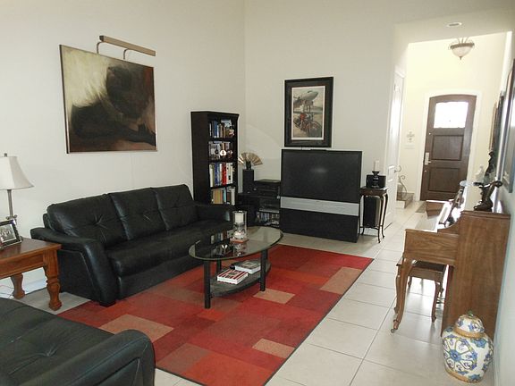 5th image of 203 Ulex Ave