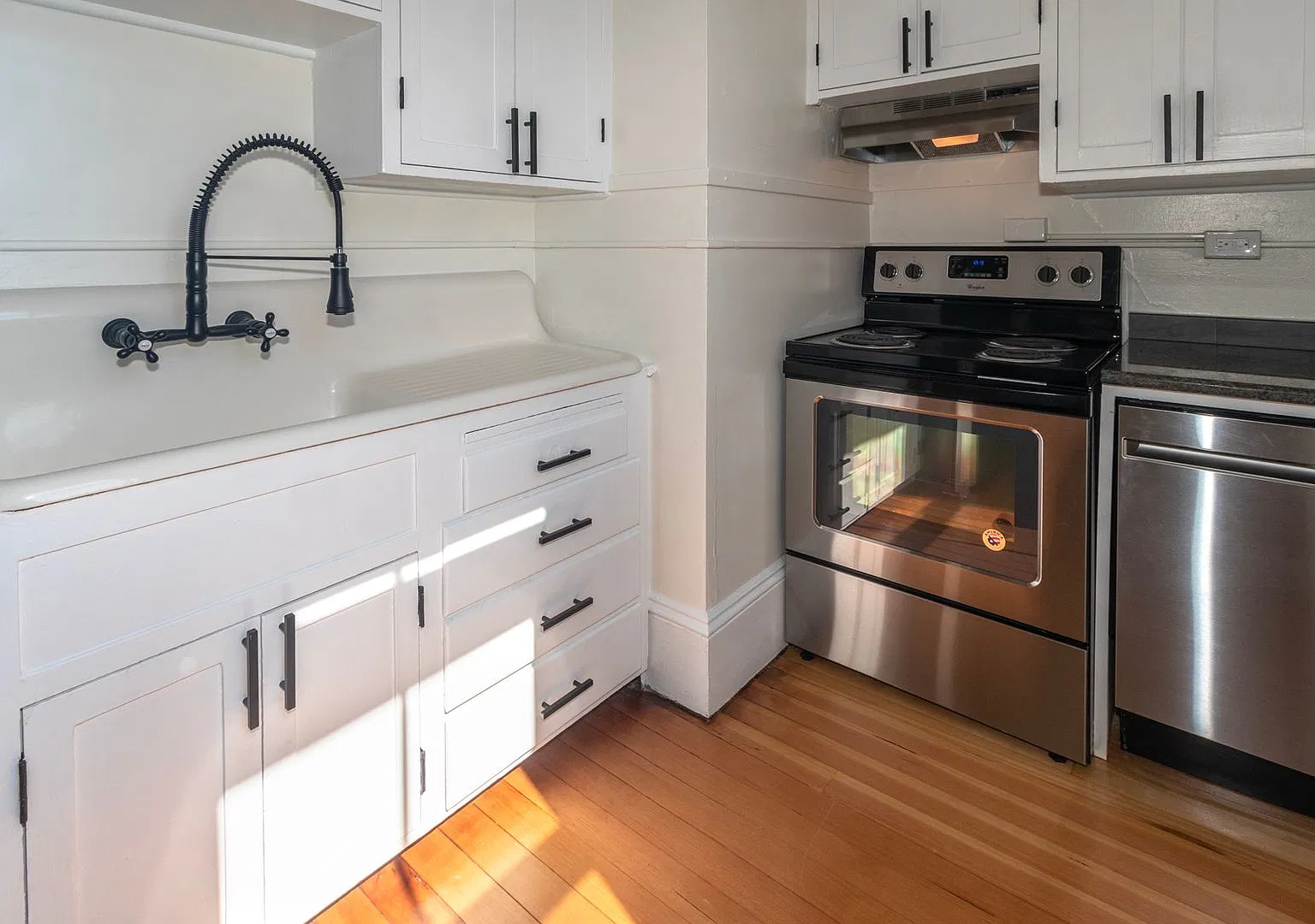 438 State St — Photo 4