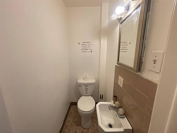 5th image of 60 Jackson St
