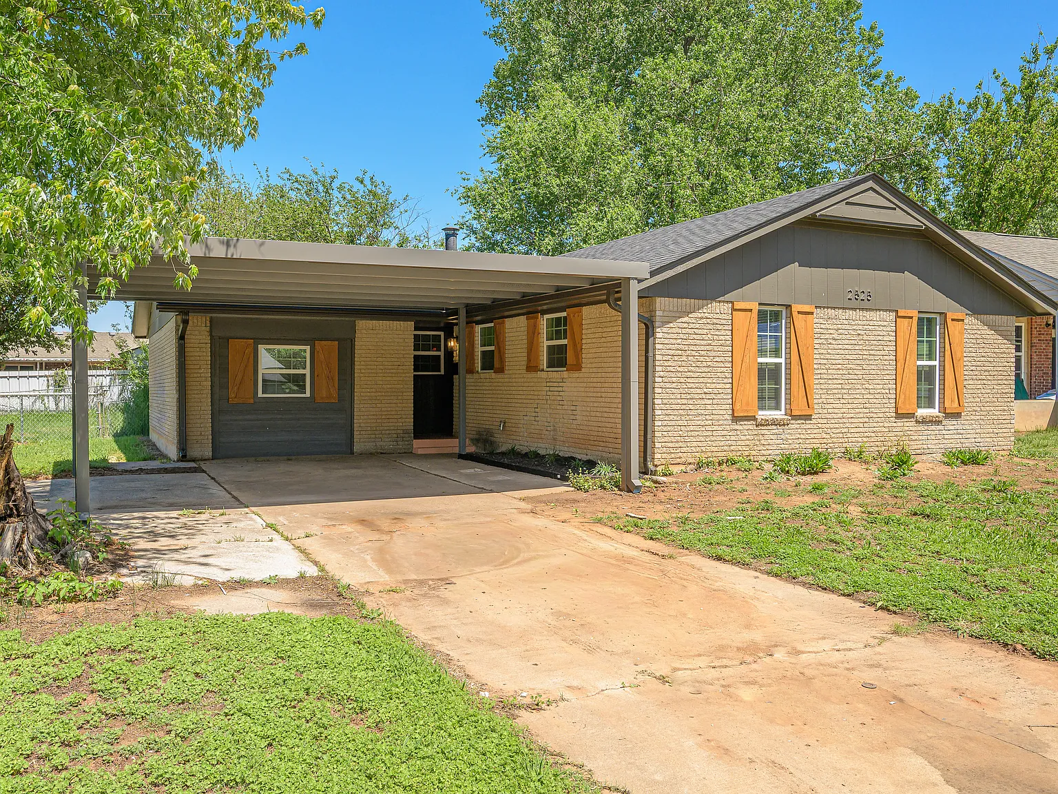 4 bed, 1.5 bath, 1353 sqft, $1,345 — Photo 2