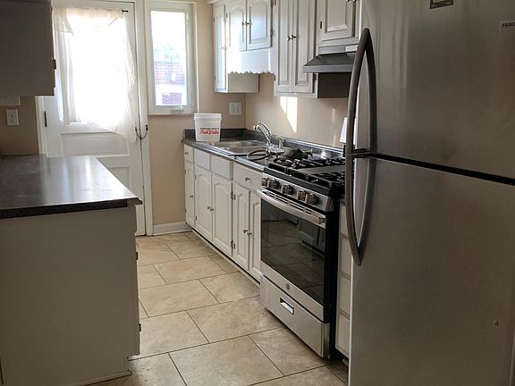 5th image of 1635 Elmwood Ave APT B