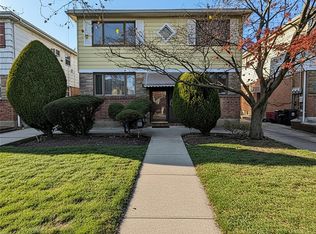 15520 Killarney St, Howard Beach, NY 11414