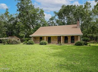 1027 Walter Dr, Breaux Bridge, LA 70517