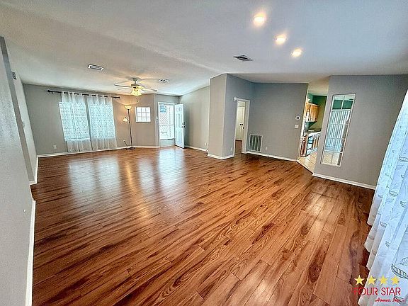 3rd image of 318 Waterford Hts