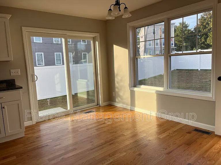 6-21 Clarendon Way #21 — Photo 8