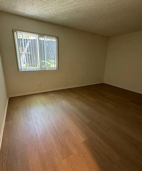 Canyon Crest Apartments — Photo 10