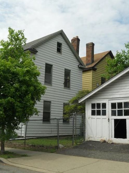 2nd image of 684 Langdon St