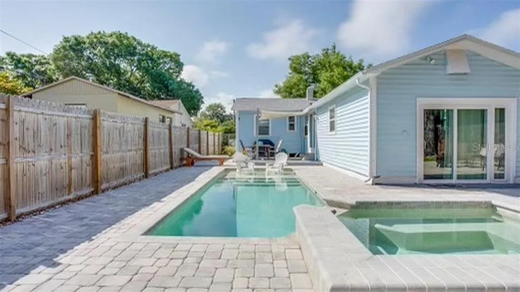3 bed, 2.5 bath, 1150 sqft, $3,450 — Photo 2