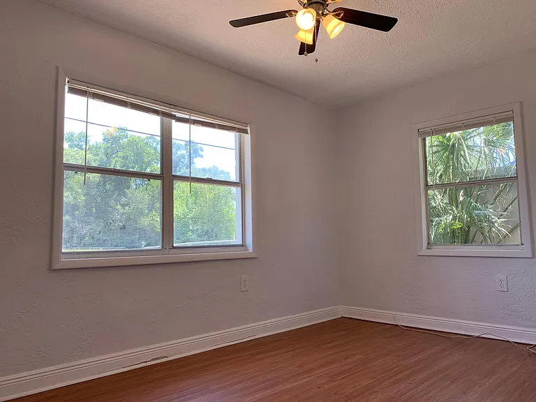 1309 W Arch St — Photo 4