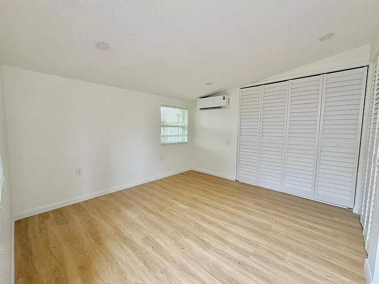 1751 29th Ave N — Photo 22