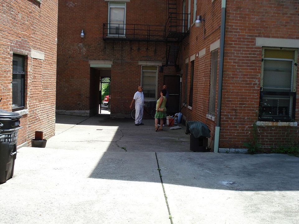 2nd image of 1631 Hughes St