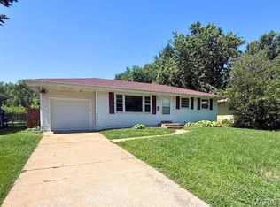 170 Ruth Dr, Florissant, MO 63031