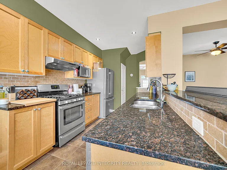 175 Hornchurch Ln — Photo 12