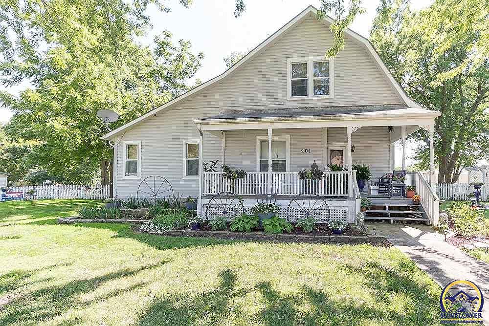 201 E 2nd Ave, Eskridge, KS 66423 Zillow