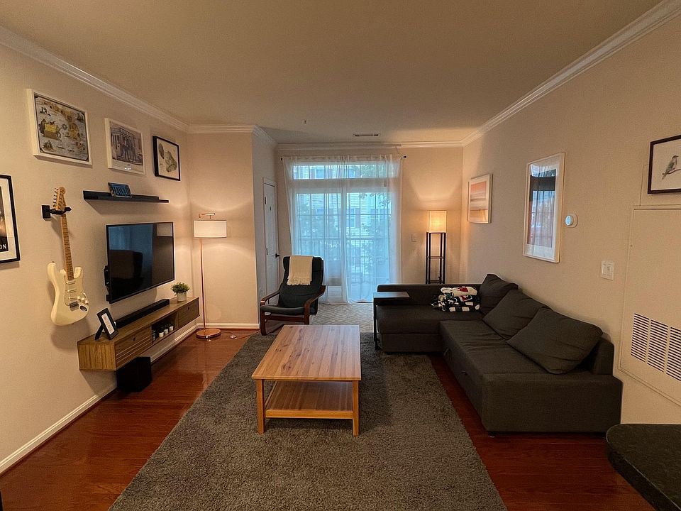 1st image of 2321 25th St S APT 203
