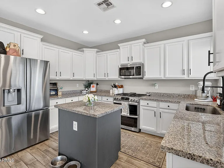 118 W Dragon Tree Ave — Photo 12