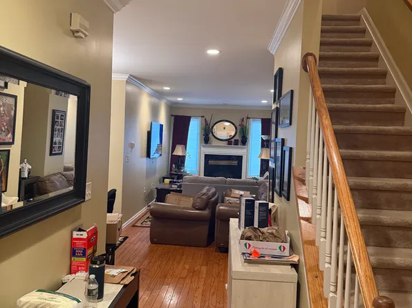 285 Vista View Dr, Mahwah, NJ 07430