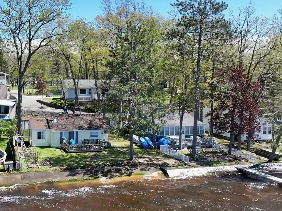 1st image of 100 Holly Ave