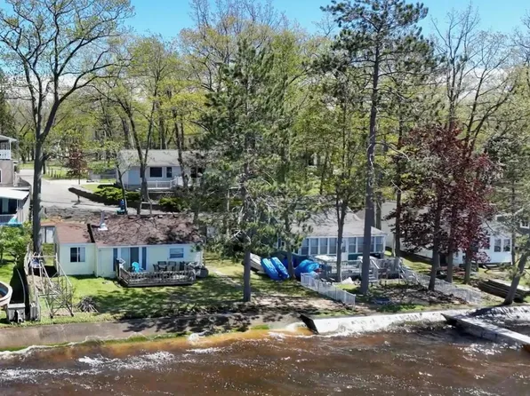 100 Holly Ave, Prudenville, MI 48651