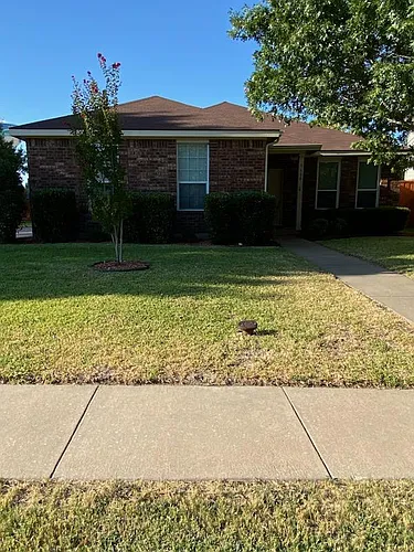 3608 Hawthorne Trl Photo 1