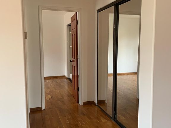 2nd image of 810 Idaho Ave