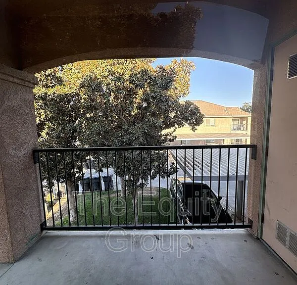 2544 W Lark Ave — Photo 17