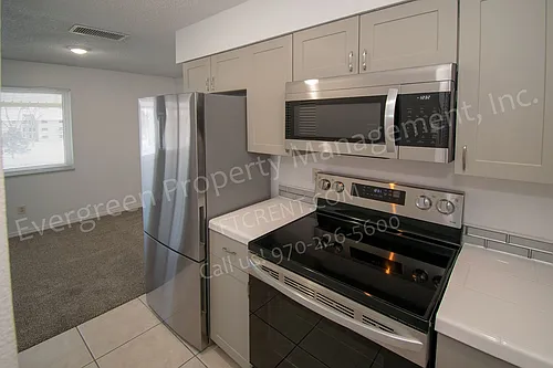 1705 Heatheridge Rd #M301 Photo 1