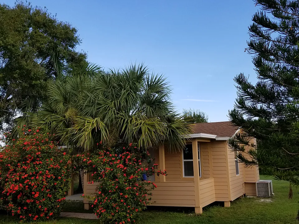 706 Carmalita St