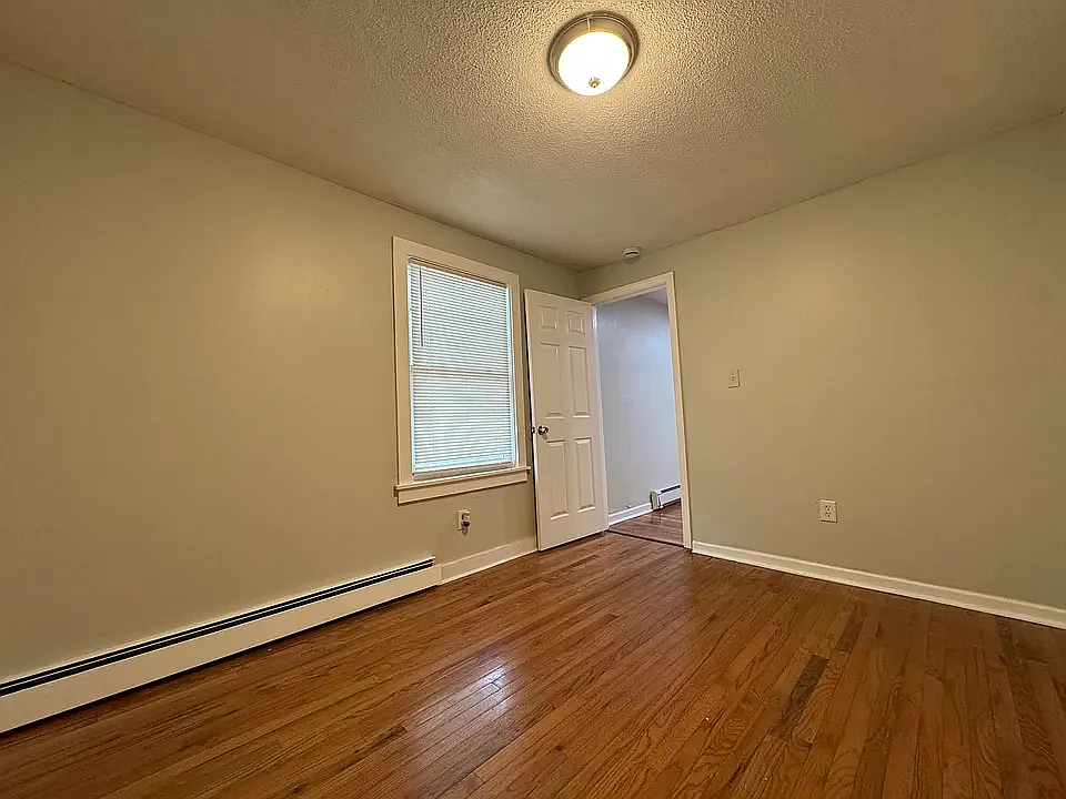 2 bed, 950 sqft, $1,675 — Photo 3