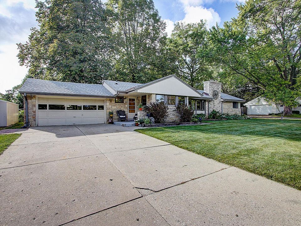 1st image of 8675 N Kildeer Ct