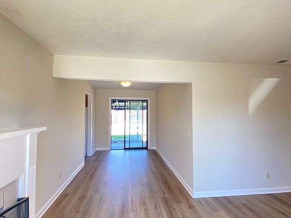 5th image of 27 Arden Ct