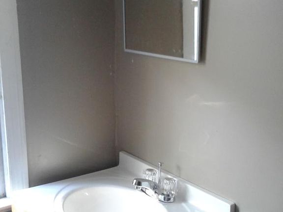 3rd image of 10100 Westchester Ave