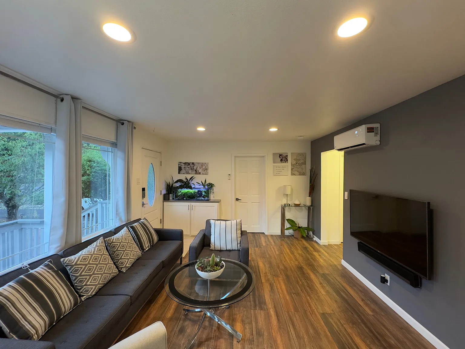 3 bed, 1150 sqft, $3,150 — Photo 2