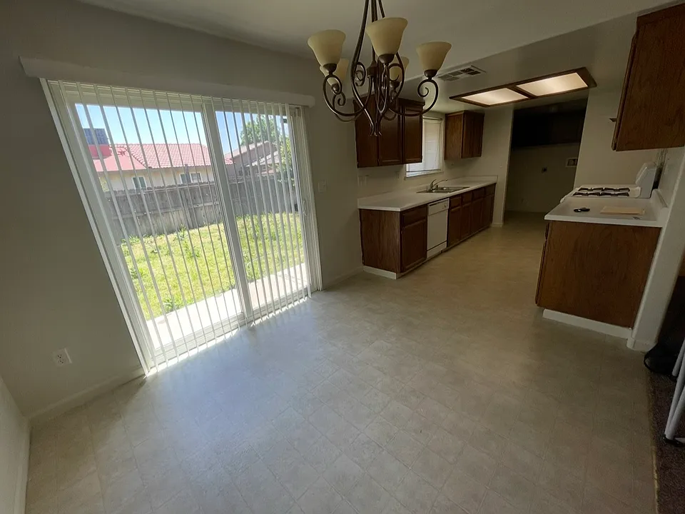 109 Medina Ct