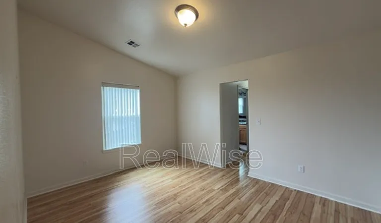 1384 NE Ridge Ave — Photo 21