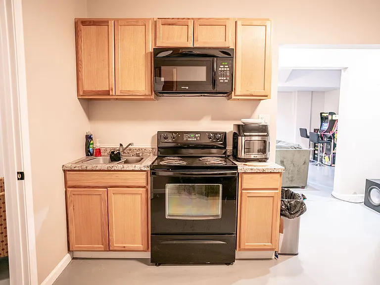 80 Adrians Ln #BASEMENT — Photo 29