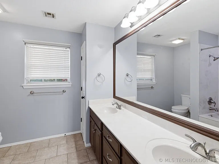 9718 S 99th East Ave — Photo 17