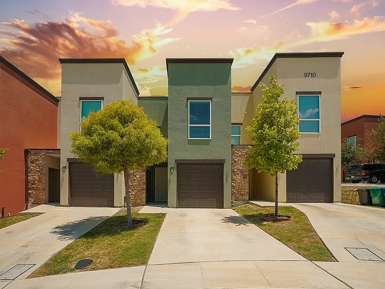 Belcara Luxury Townhomes Exterior