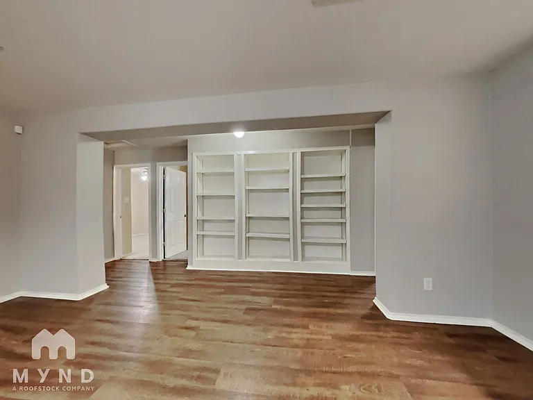1001 Apollo Cir — Photo 6