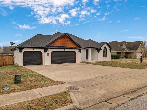 3rd image of 194 Meadowlark