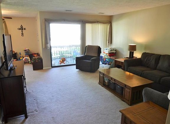 3rd image of 6260 Greenwood Pkwy APT 104